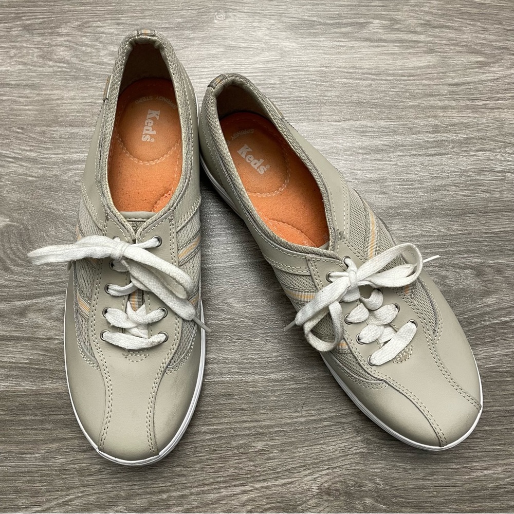 Keds Beige Leather Bowling Style Lace-Up Sneakers Women’s Size 9.5